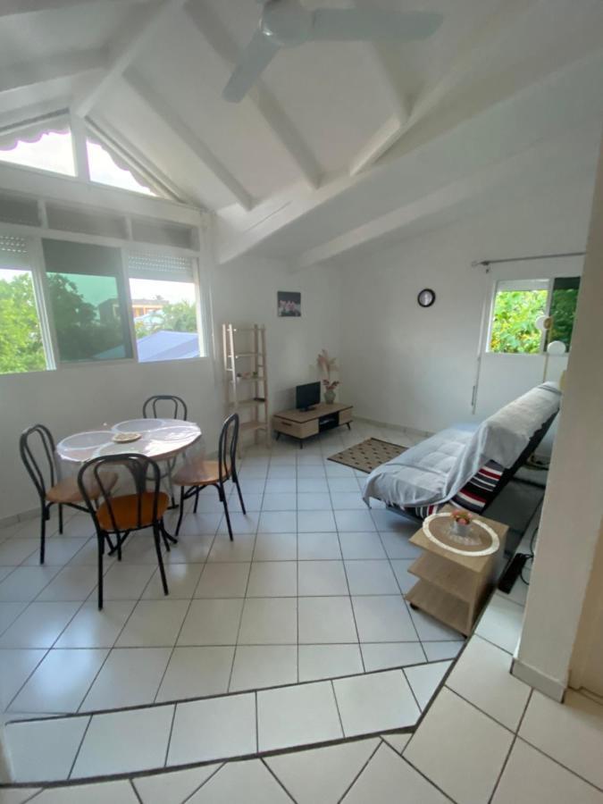 Appartements: Plage & Commerces A 200M Сент-Анн Экстерьер фото