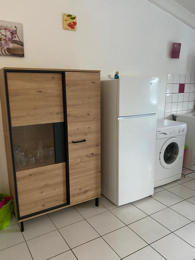 Appartements: Plage & Commerces A 200M Сент-Анн Экстерьер фото