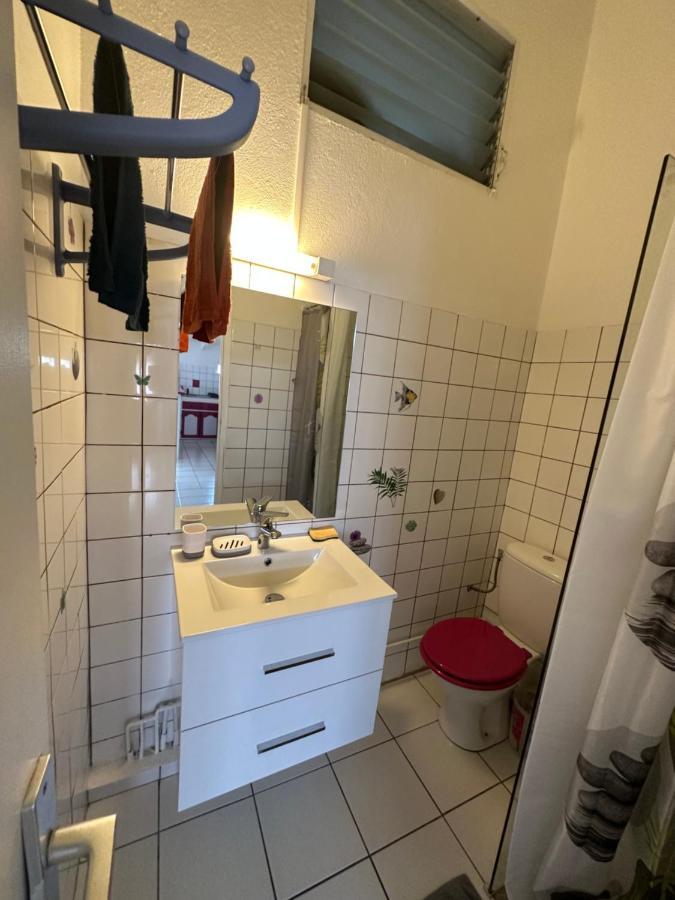 Appartements: Plage & Commerces A 200M Сент-Анн Экстерьер фото