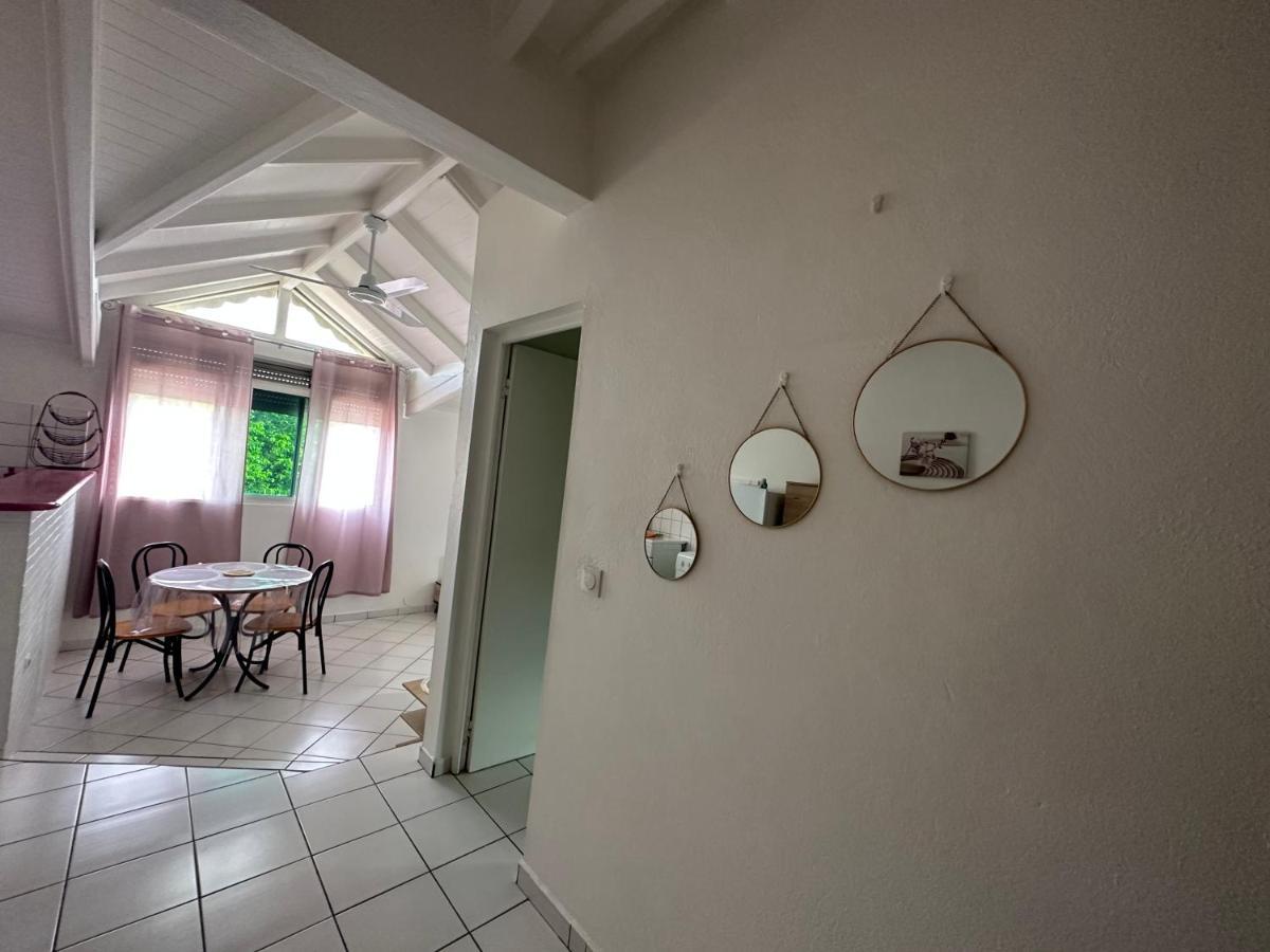 Appartements: Plage & Commerces A 200M Сент-Анн Экстерьер фото